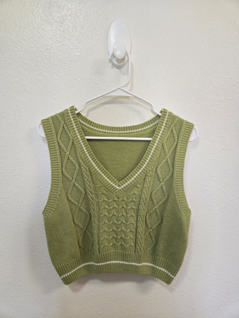 SHEIN Olive Cable-Knit V-Neck Crop Sweater Vest with White Trim